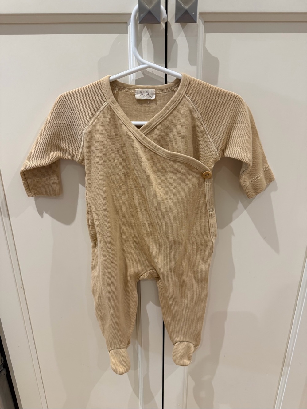 Uaua 9-12m Neutral Beige Baby One-Piece Footed Romper